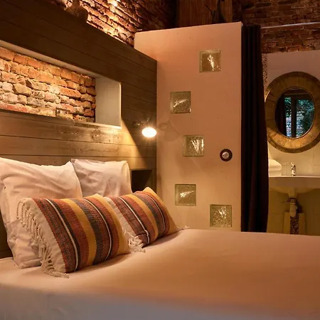Отель Maison Anjali 2*